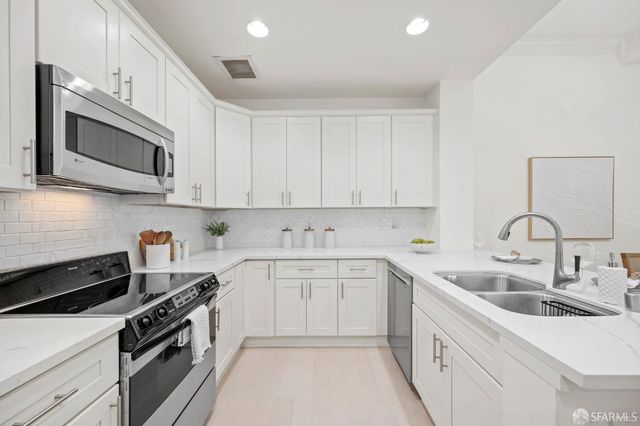 255 Berry Street 103, San Francisco, CA 94158