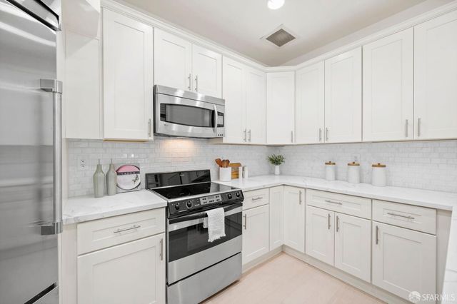 255 Berry Street 103, San Francisco, CA 94158