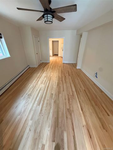 125 C Deer Park Ave, Babylon, NY 11702