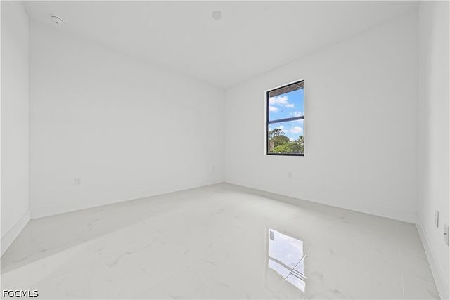 696-698 Creuset AVE S, Lehigh Acres, FL 33974