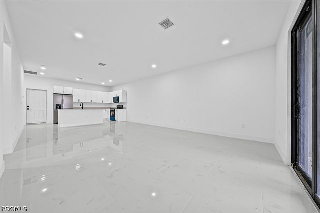 696-698 Creuset AVE S, Lehigh Acres, FL 33974