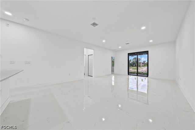 696-698 Creuset AVE S, Lehigh Acres, FL 33974