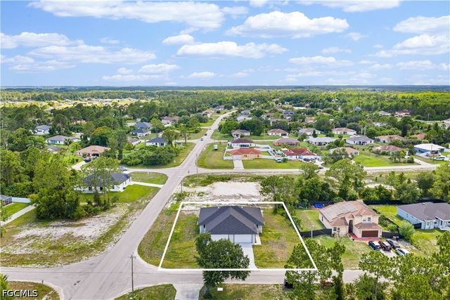 696-698 Creuset AVE S, Lehigh Acres, FL 33974