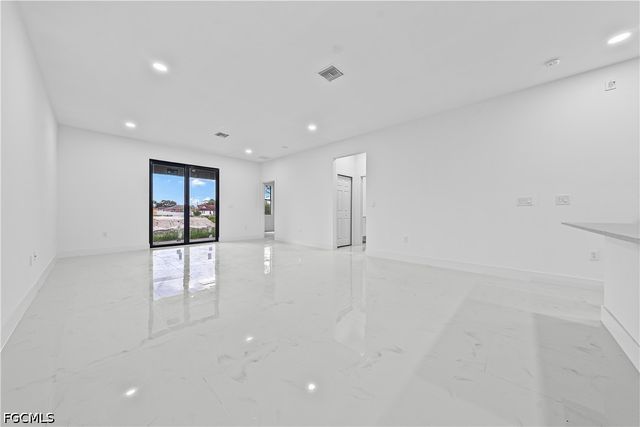 696-698 Creuset AVE S, Lehigh Acres, FL 33974