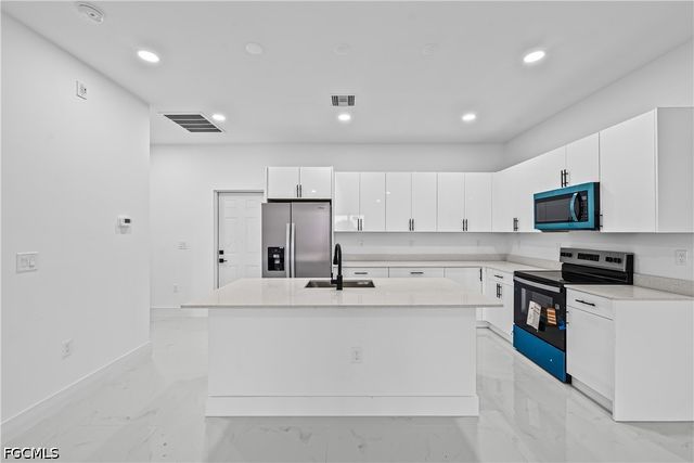 696-698 Creuset AVE S, Lehigh Acres, FL 33974