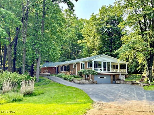 6684 Farview Road, Brecksville, OH 44141