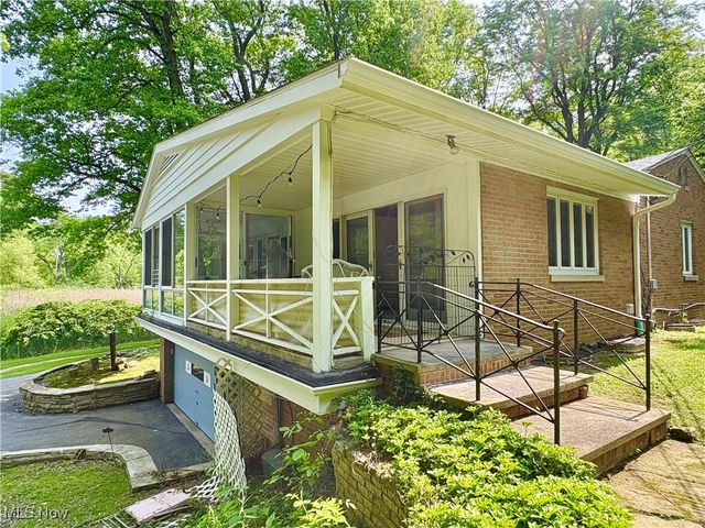 6684 Farview Road, Brecksville, OH 44141