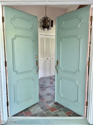 6684 Farview Road, Brecksville, OH 44141