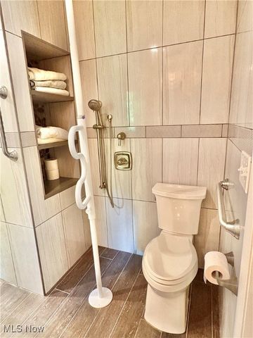 6684 Farview Road, Brecksville, OH 44141