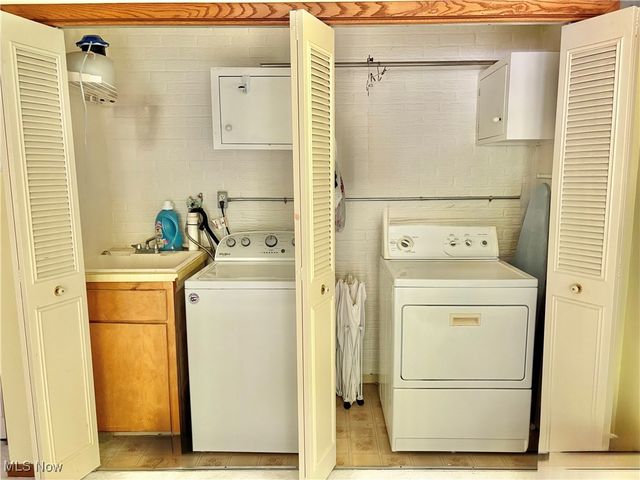 6684 Farview Road, Brecksville, OH 44141