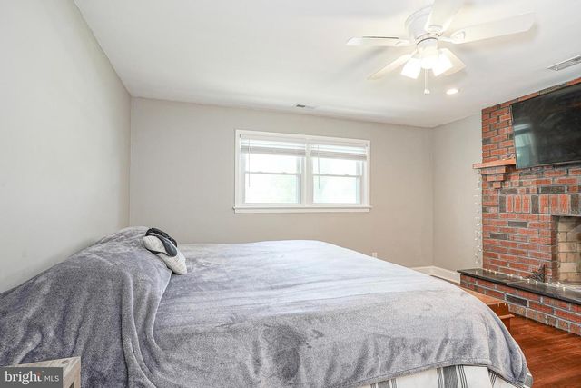 50 E VINE ST, Gibbstown, NJ 08027