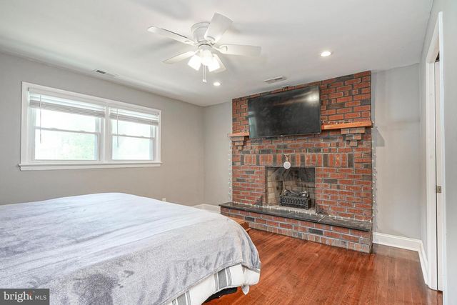 50 E VINE ST, Gibbstown, NJ 08027