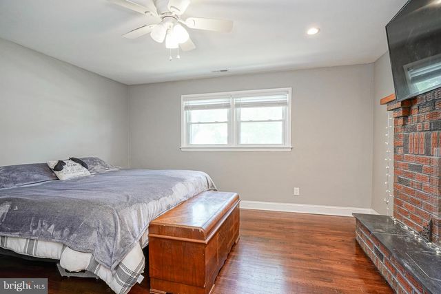 50 E VINE ST, Gibbstown, NJ 08027