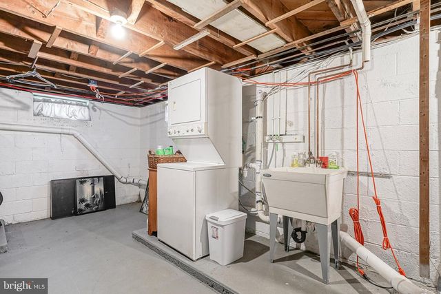 50 E VINE ST, Gibbstown, NJ 08027