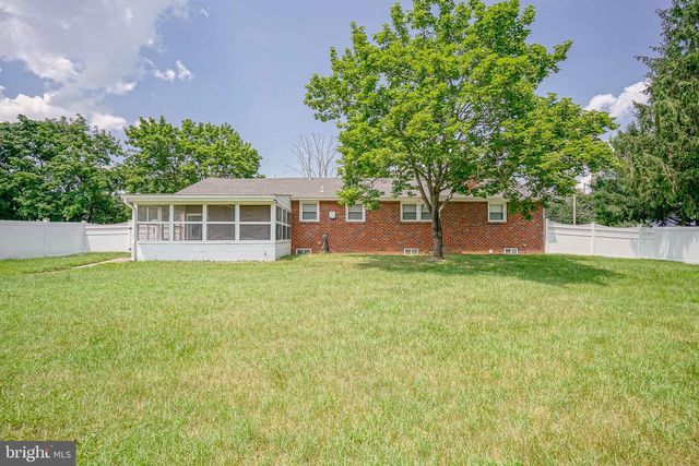 50 E VINE ST, Gibbstown, NJ 08027