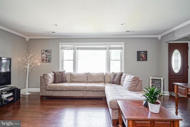 50 E VINE ST, Gibbstown, NJ 08027