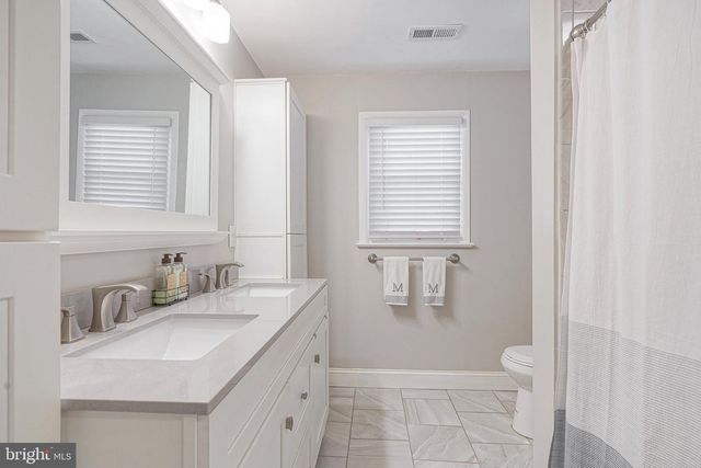 50 E VINE ST, Gibbstown, NJ 08027