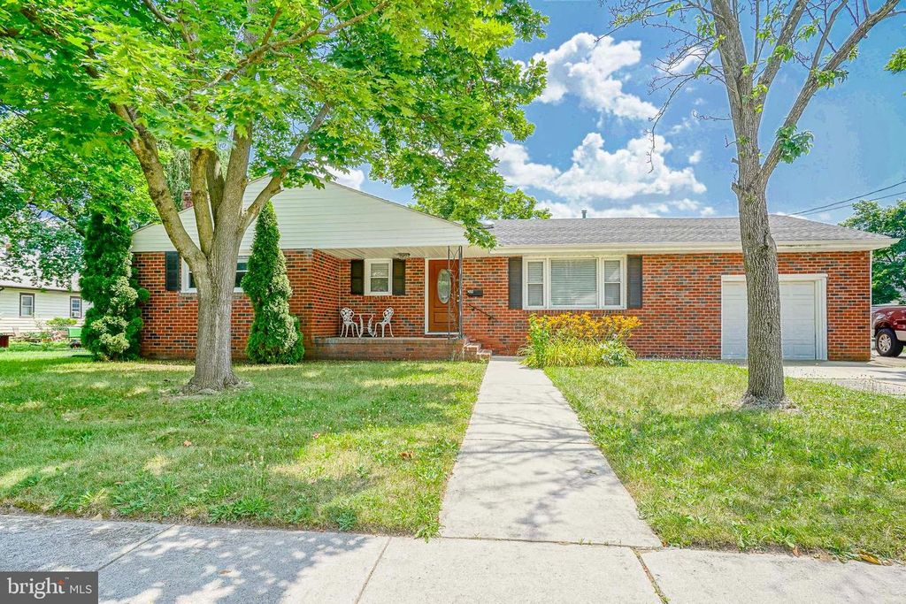 50 E VINE ST, Gibbstown, NJ 08027