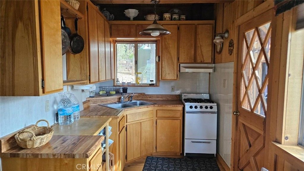 Image 13 of property listing at 46336 Silvertip, North Fork, CA 93643
