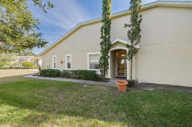 656 SPRING LAKE CIRCLE, Tarpon Springs, FL 34688