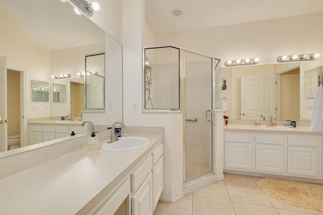 656 SPRING LAKE CIRCLE, Tarpon Springs, FL 34688