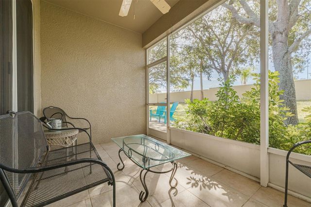 656 SPRING LAKE CIRCLE, Tarpon Springs, FL 34688