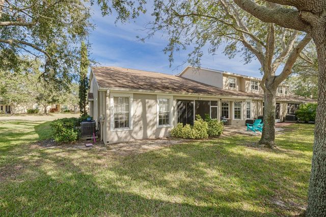 656 SPRING LAKE CIRCLE, Tarpon Springs, FL 34688