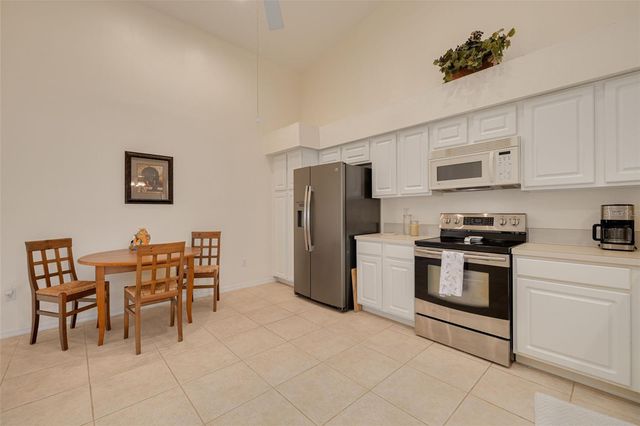 656 SPRING LAKE CIRCLE, Tarpon Springs, FL 34688