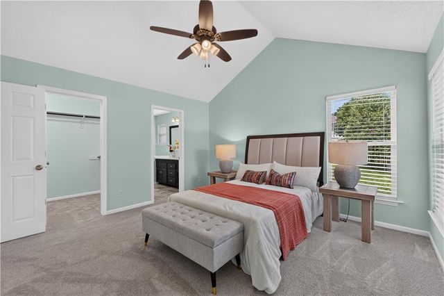 706 Holiday Drive, Lansing, KS 66043