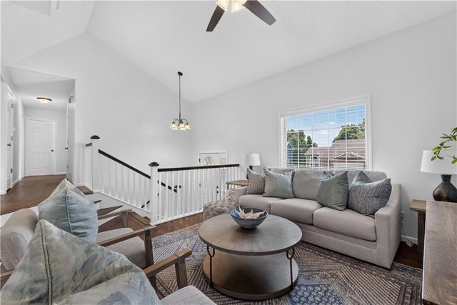 706 Holiday Drive, Lansing, KS 66043