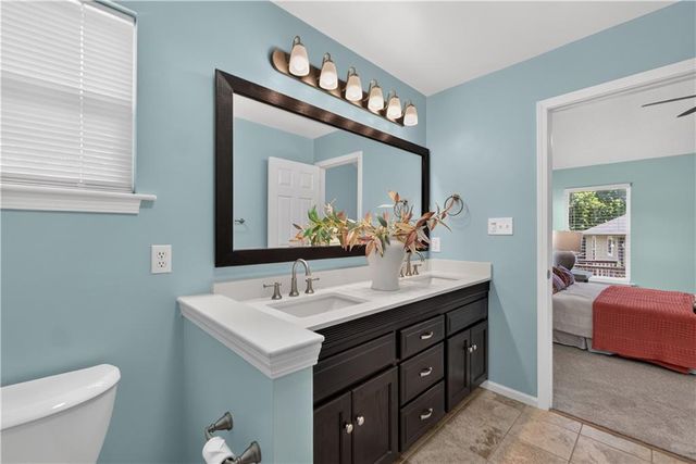 706 Holiday Drive, Lansing, KS 66043