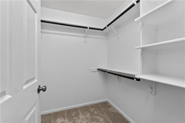 706 Holiday Drive, Lansing, KS 66043