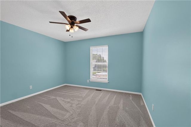706 Holiday Drive, Lansing, KS 66043