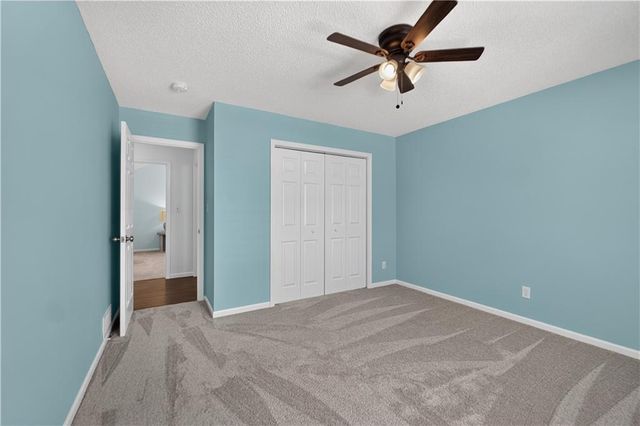 706 Holiday Drive, Lansing, KS 66043