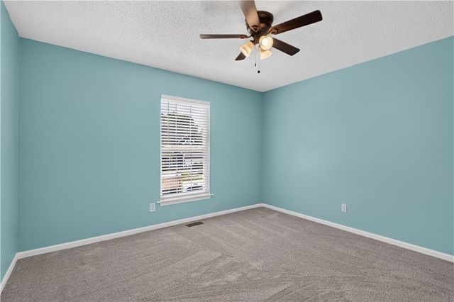 706 Holiday Drive, Lansing, KS 66043