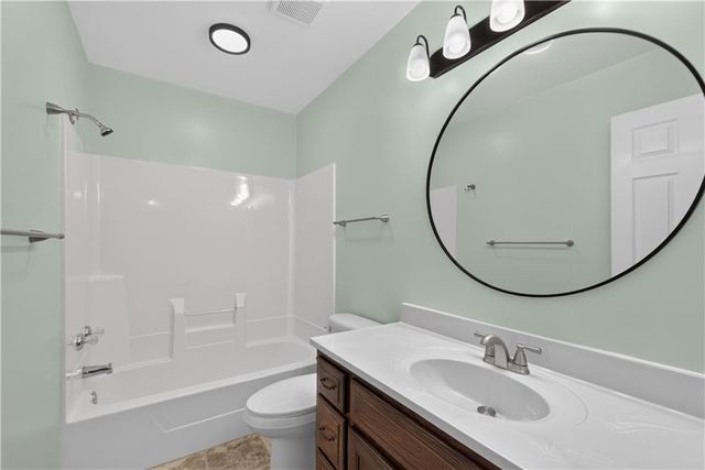 706 Holiday Drive, Lansing, KS 66043