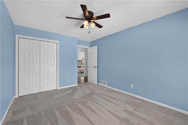 706 Holiday Drive, Lansing, KS 66043