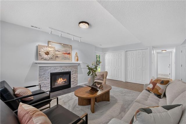 706 Holiday Drive, Lansing, KS 66043