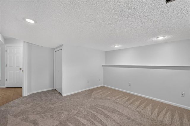 706 Holiday Drive, Lansing, KS 66043