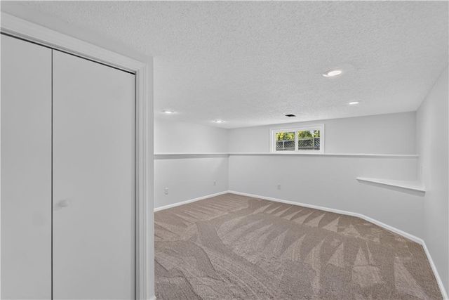 706 Holiday Drive, Lansing, KS 66043