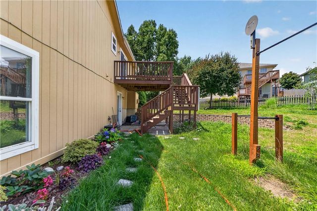 706 Holiday Drive, Lansing, KS 66043