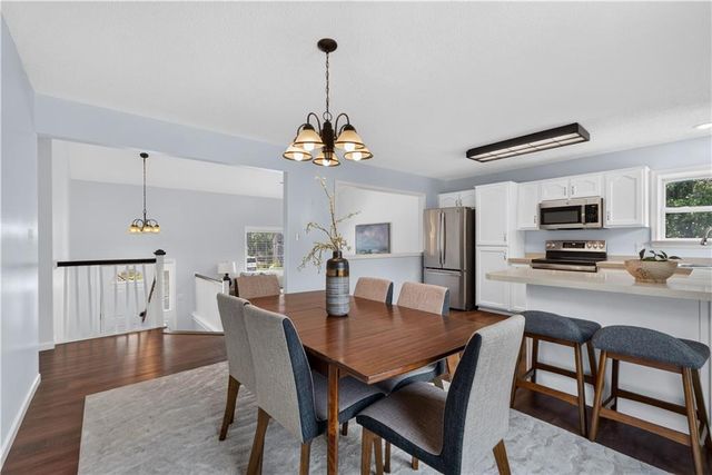 706 Holiday Drive, Lansing, KS 66043