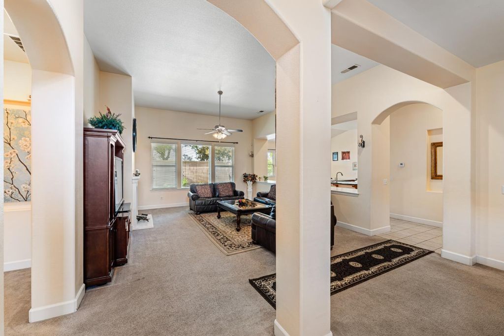 Image 10 of property listing at 6265 W Menlo Avenue, Fresno, CA 93722