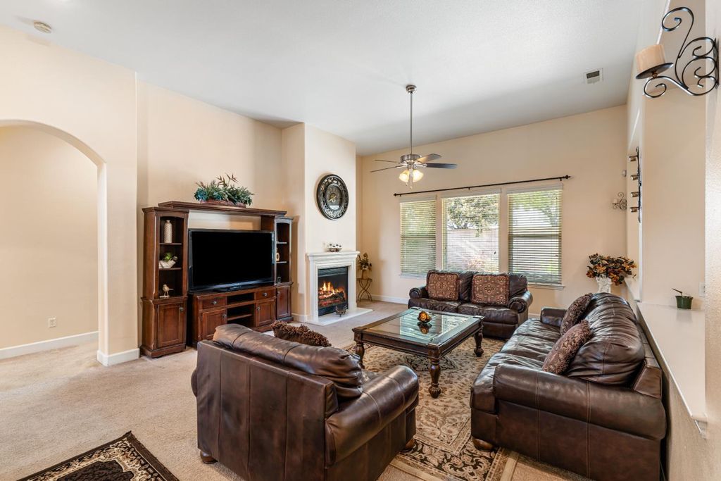 Image 11 of property listing at 6265 W Menlo Avenue, Fresno, CA 93722