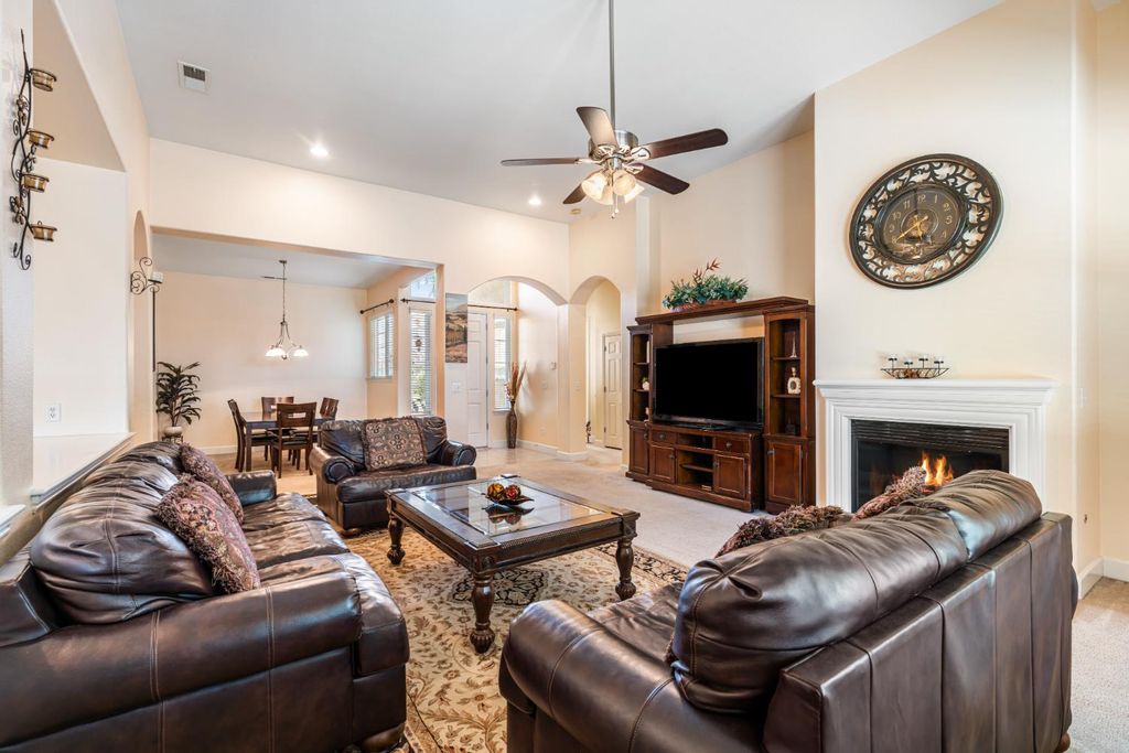 Image 12 of property listing at 6265 W Menlo Avenue, Fresno, CA 93722