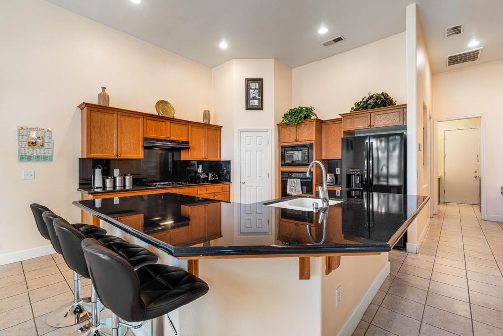 Image 16 of property listing at 6265 W Menlo Avenue, Fresno, CA 93722