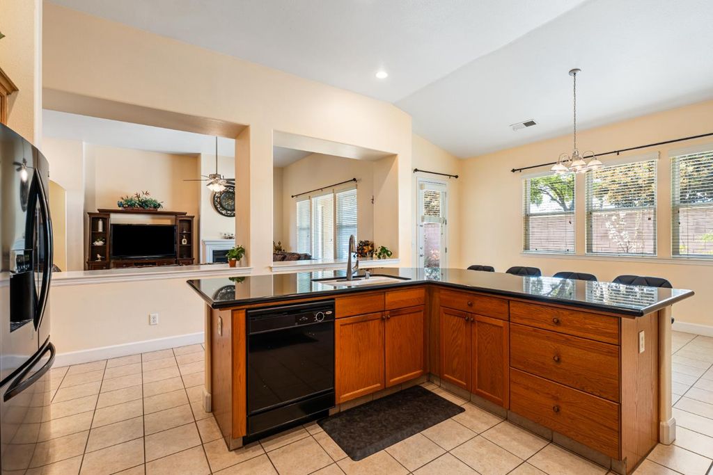 Image 20 of property listing at 6265 W Menlo Avenue, Fresno, CA 93722