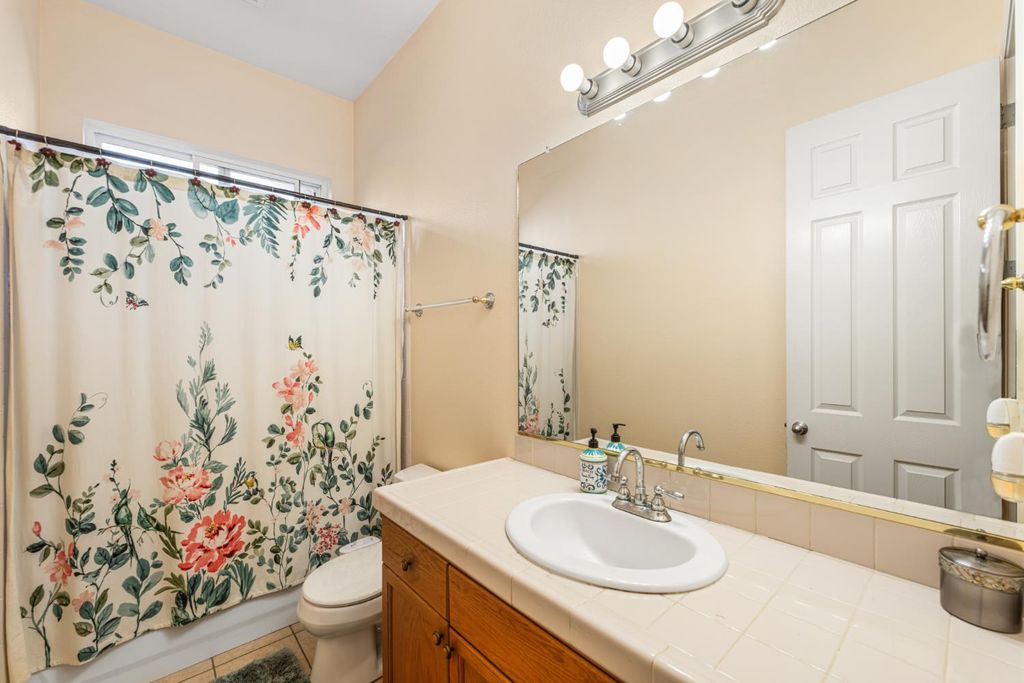 Image 27 of property listing at 6265 W Menlo Avenue, Fresno, CA 93722