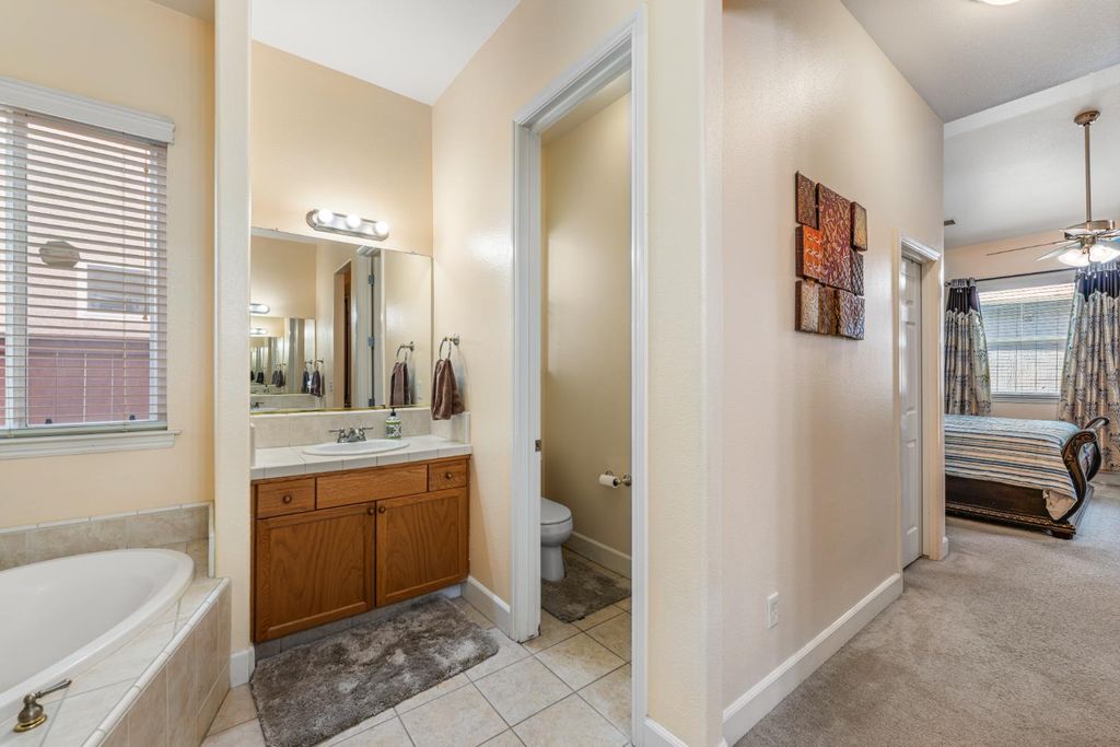 Image 40 of property listing at 6265 W Menlo Avenue, Fresno, CA 93722