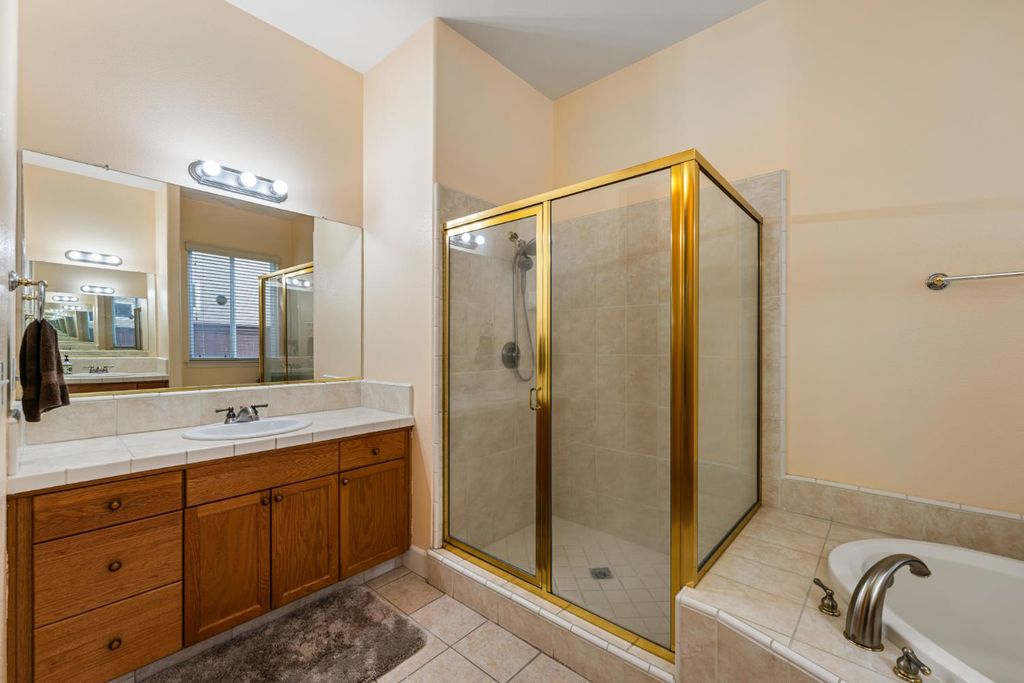 Image 41 of property listing at 6265 W Menlo Avenue, Fresno, CA 93722